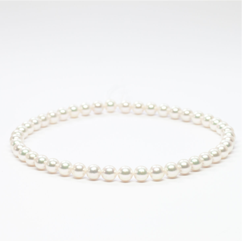 Akoya pearl strand